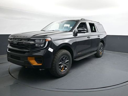 Used 2025 Ford Expedition Tremor image 3