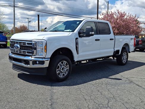 Used 2025 Ford F250 XLT w/ Snow Plow Prep Package AWD/4WD image 3