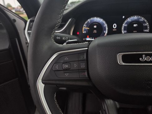 Used 2024 Jeep Grand Cherokee Altitude RWD image 24