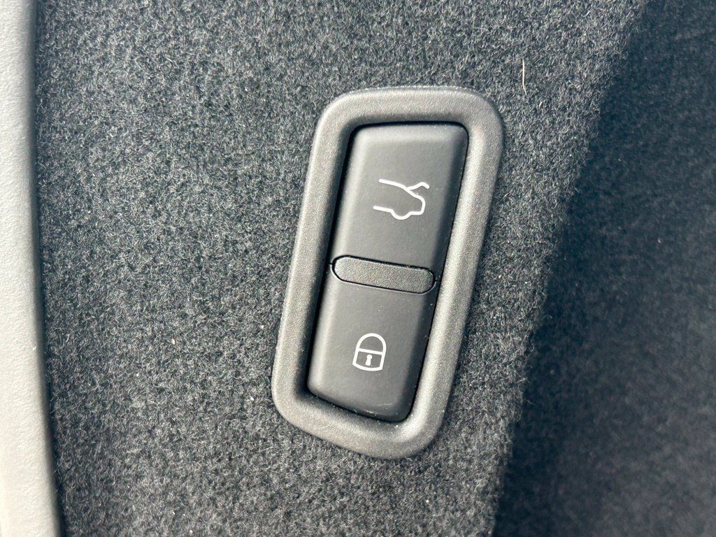 Used 2023 Maserati Levante GT AWD/4WD image 55