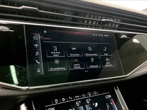 Used 2024 Audi RS Q8 AWD/4WD image 33