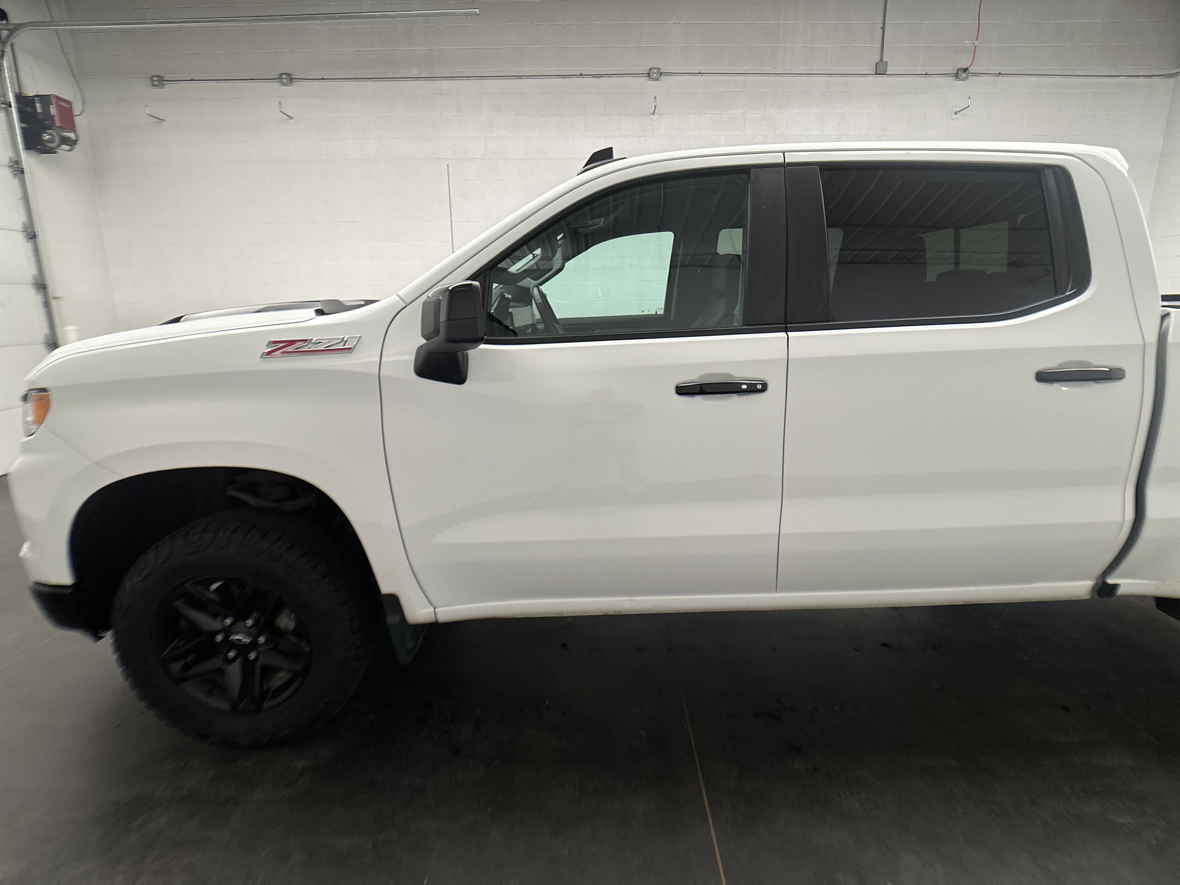 Used 2022 Chevrolet Silverado 1500 LT Trail Boss w/ Convenience Package II AWD/4WD image 5