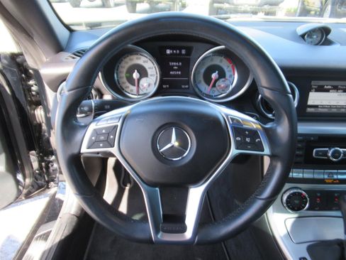 Used 2013 Mercedes-Benz SLK 350 image 15