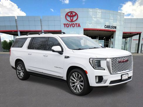 Used 2021 GMC Yukon XL Denali w/ Denali Ultimate Package AWD/4WD image 2