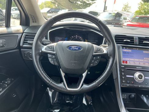 Used 2019 Ford Fusion Energi Titanium FWD image 16