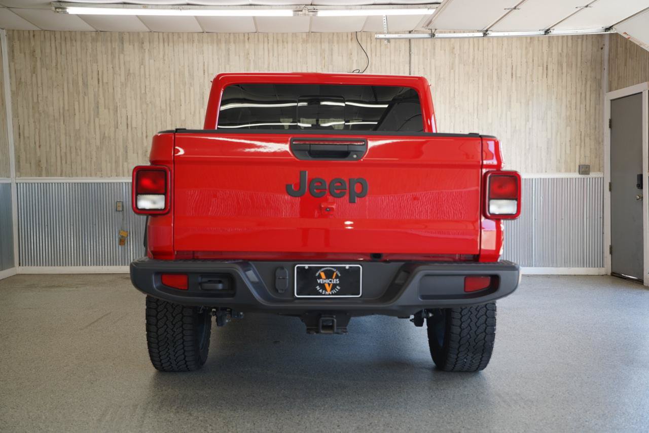 Used 2024 Jeep Gladiator Sport AWD/4WD image 8