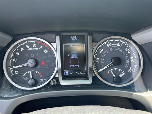 Used 2022 Toyota Tacoma SR5 RWD image 14