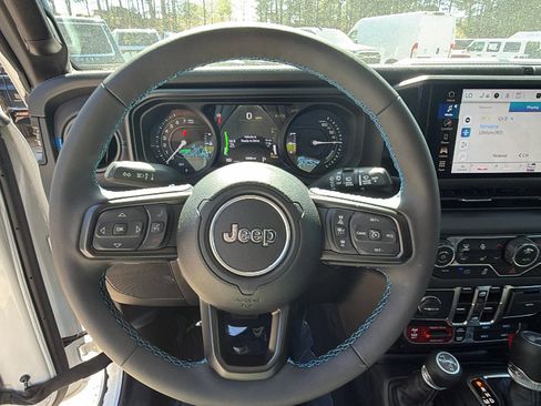 Used 2025 Jeep Wrangler Unlimited Rubicon 4xe w/ Convenience Group image 26