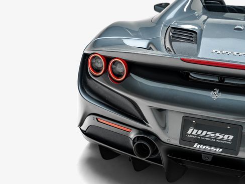Used 2022 Ferrari F8 Tributo RWD image 35