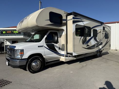 Used 2017 Ford E-450 and Econoline 450 Super Duty w/ Motorhome Prep Package RWD image 5