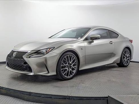 Used 2017 Lexus RC 200t RWD image 2
