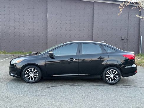 Used 2017 Ford Focus S FWD image 5