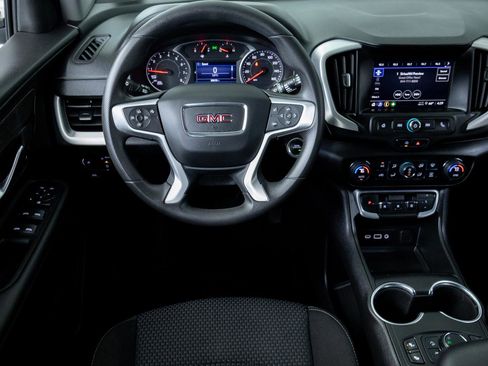 Used 2022 GMC Terrain SLE w/ Driver Convenience Package FWD image 11
