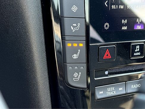 Used 2024 INFINITI QX50 Sport image 8