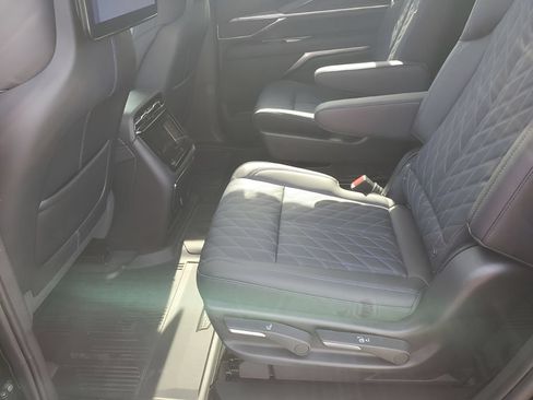 New 2026 Cadillac Escalade IQL Luxury w/ LPO, Floor Liner Package AWD/4WD image 25