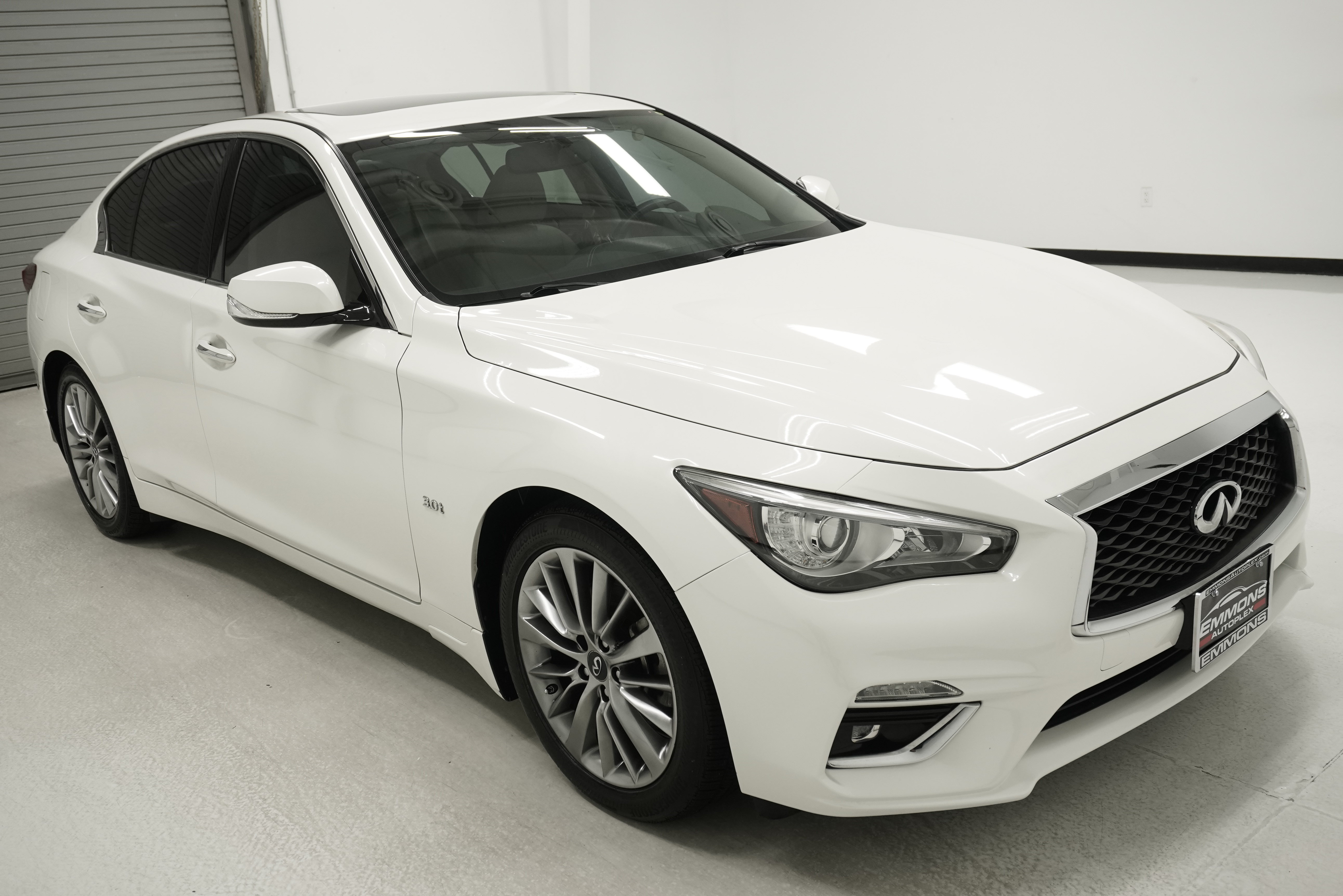 Used 2018 INFINITI Q50 Luxe w/ Essential Package (3.0T Luxe) RWD image 3