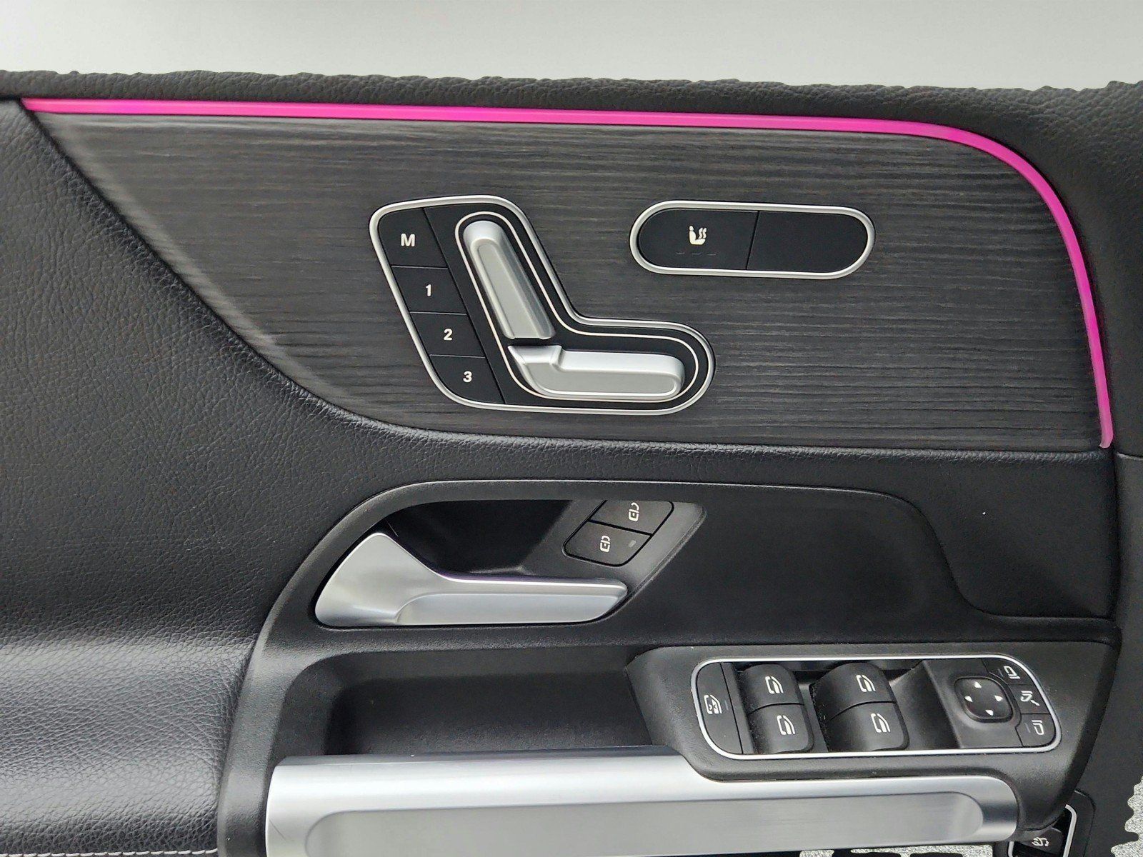 Used 2023 Mercedes-Benz GLB 35 AMG 4MATIC image 25