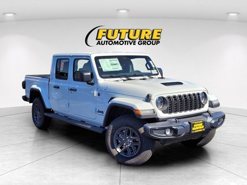 New 2026 Jeep Gladiator Sport AWD/4WD image 1