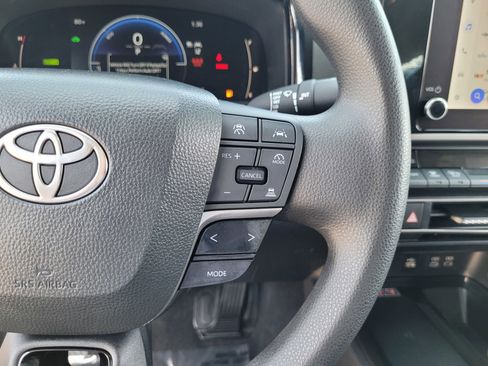 Used 2025 Toyota Camry LE image 22