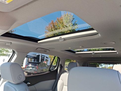 Used 2019 GMC Acadia SLT w/ LPO, Floor Liner Package image 18