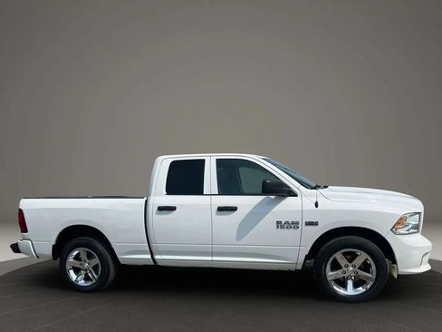 Used 2017 RAM 1500 Express AWD/4WD image 4