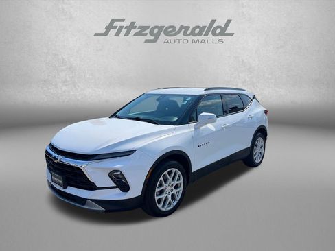 Used 2023 Chevrolet Blazer LT w/ Sound & Technology Package AWD/4WD image 2