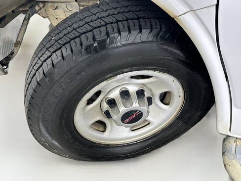 Used 2015 GMC Savana 2500 RWD image 23