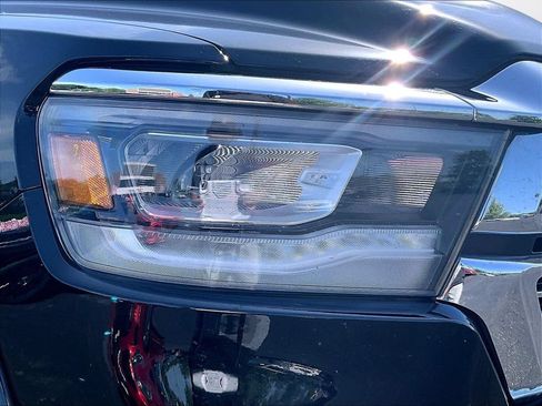 Used 2019 RAM 1500 Laramie AWD/4WD image 30