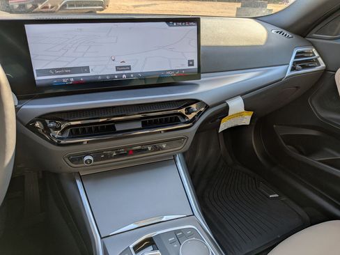 Used 2025 BMW 230i Coupe w/ M Sport Package image 23