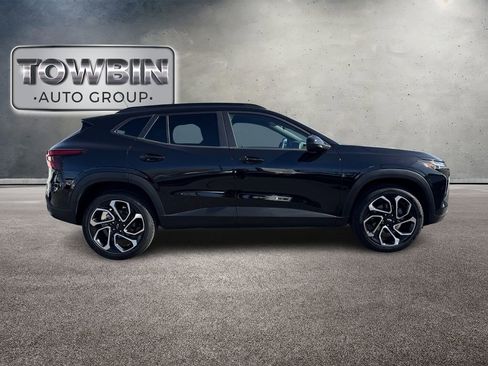 Used 2025 Chevrolet Trax RS w/ Driver Confidence Package image 3