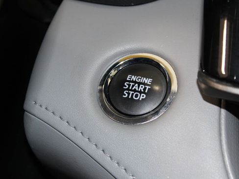 Used 2023 Toyota Highlander LE image 42