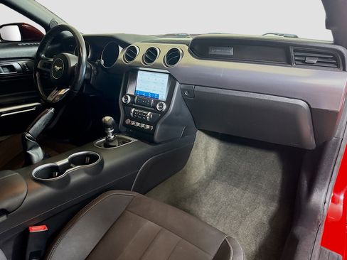 Used 2018 Ford Mustang Coupe w/ Equipment Group 101A RWD image 28