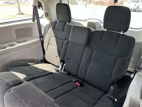 Used 2016 Dodge Grand Caravan SE w/ Quick Order Package 29E SE image 17