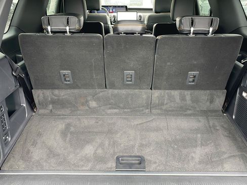 Used 2025 Ford Expedition Tremor AWD/4WD image 32