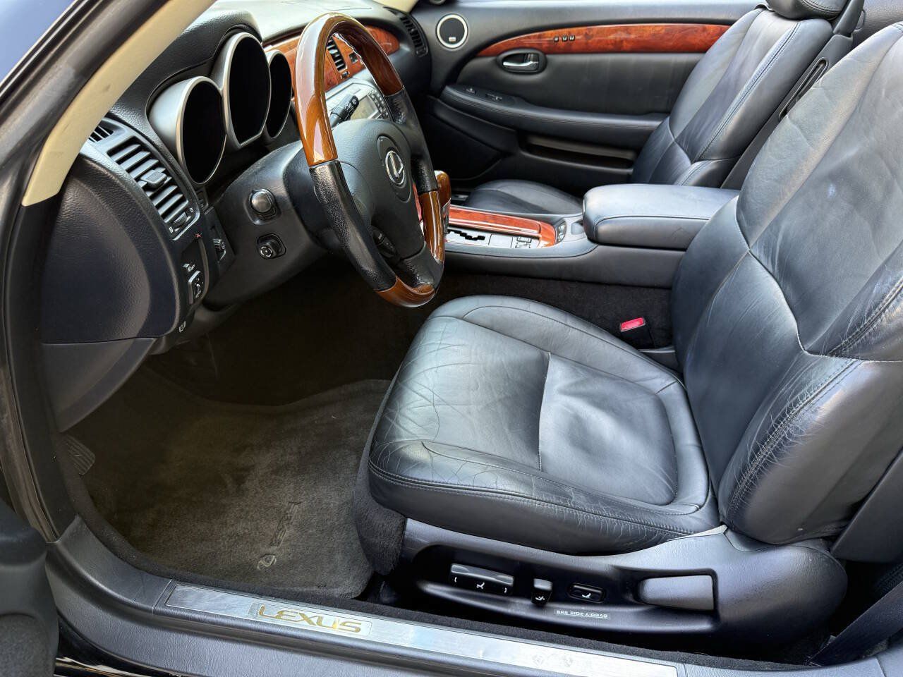 Used 2004 Lexus SC 430 Convertible RWD image 21