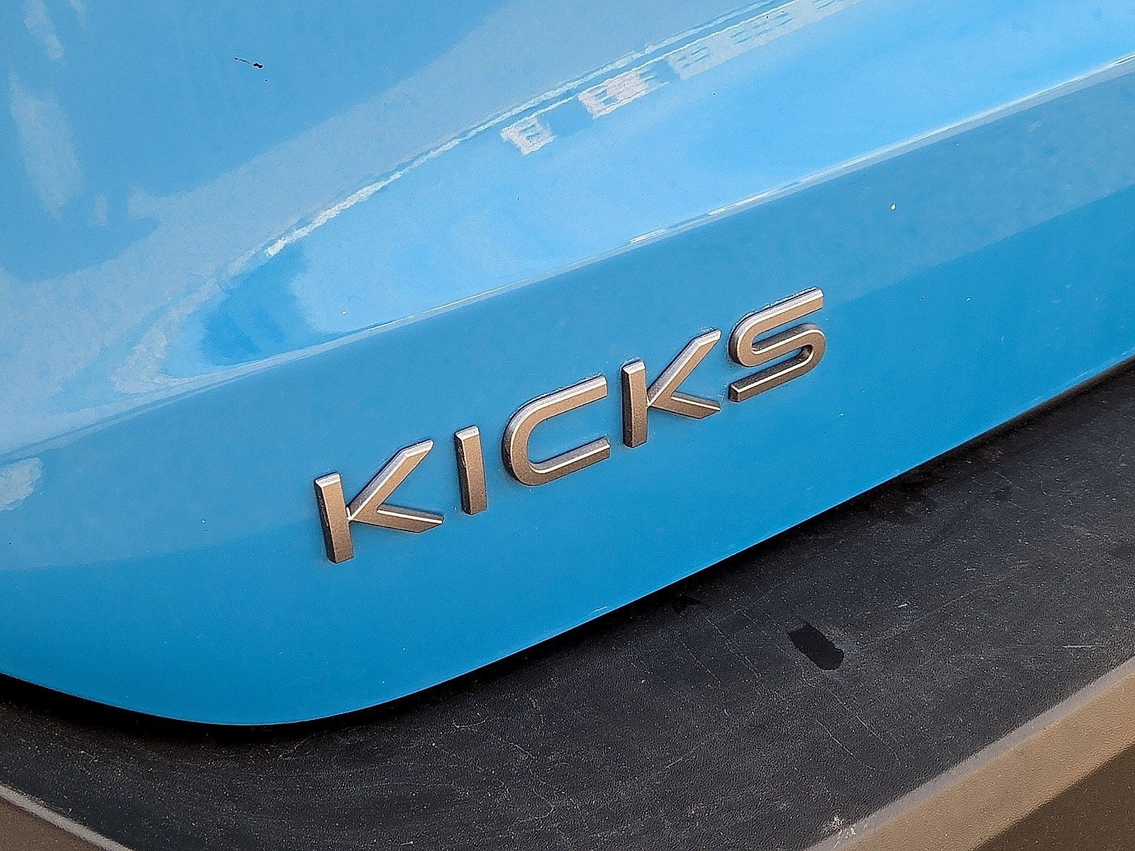 Used 2025 Nissan Kicks SR w/ Illumination Package AWD/4WD image 11