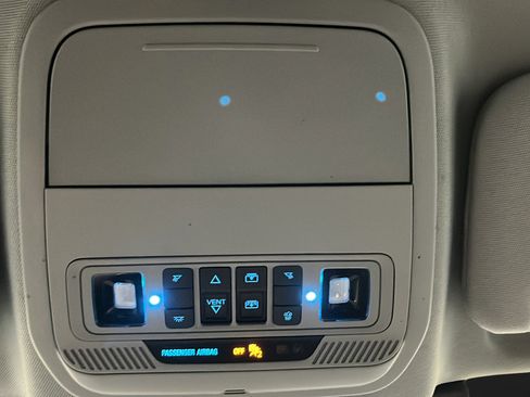 Used 2023 Ford Explorer XLT w/ Equipment Group 202A AWD/4WD image 35