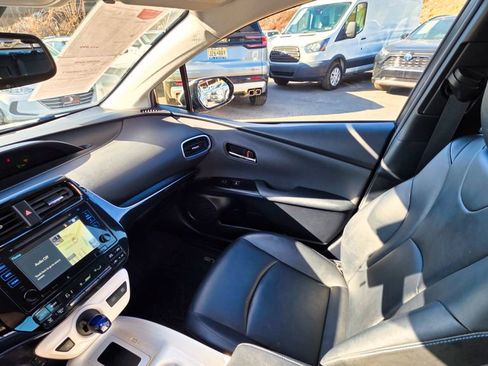 Used 2016 Toyota Prius Four Touring w/ Four Season Floor Mat Package FWD image 11
