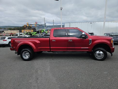 Used 2017 Ford F350 Platinum w/ Platinum Ultimate Package image 2