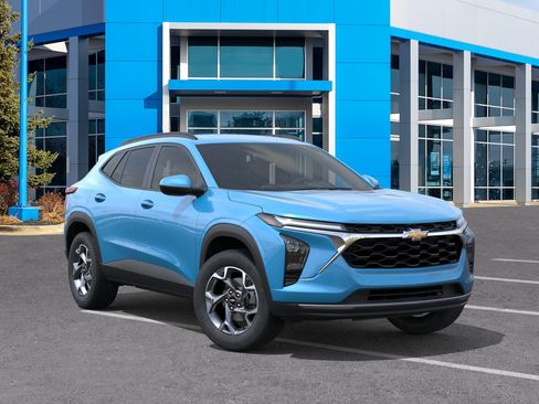 New 2026 Chevrolet Trax LT w/ Driver Confidence Package FWD image 7