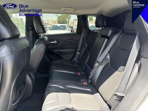 Used 2020 Jeep Cherokee Latitude Plus FWD image 14