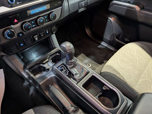 Used 2023 Toyota Tacoma TRD Sport AWD/4WD image 27