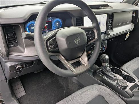 New 2025 Ford Bronco 4-Door image 3