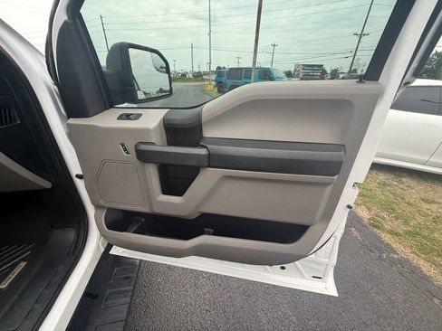 Used 2017 Ford F150 XL w/ Equipment Group 101A Mid AWD/4WD image 22