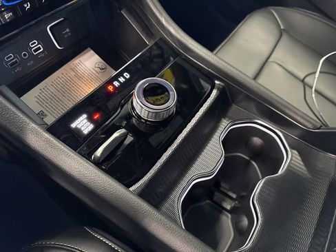 New 2025 Jeep Grand Cherokee L Limited w/ Luxury Tech Group II image 17