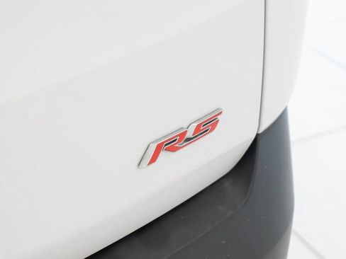 Used 2023 Chevrolet Traverse RS w/ LPO, Floor Liner Package AWD/4WD image 16