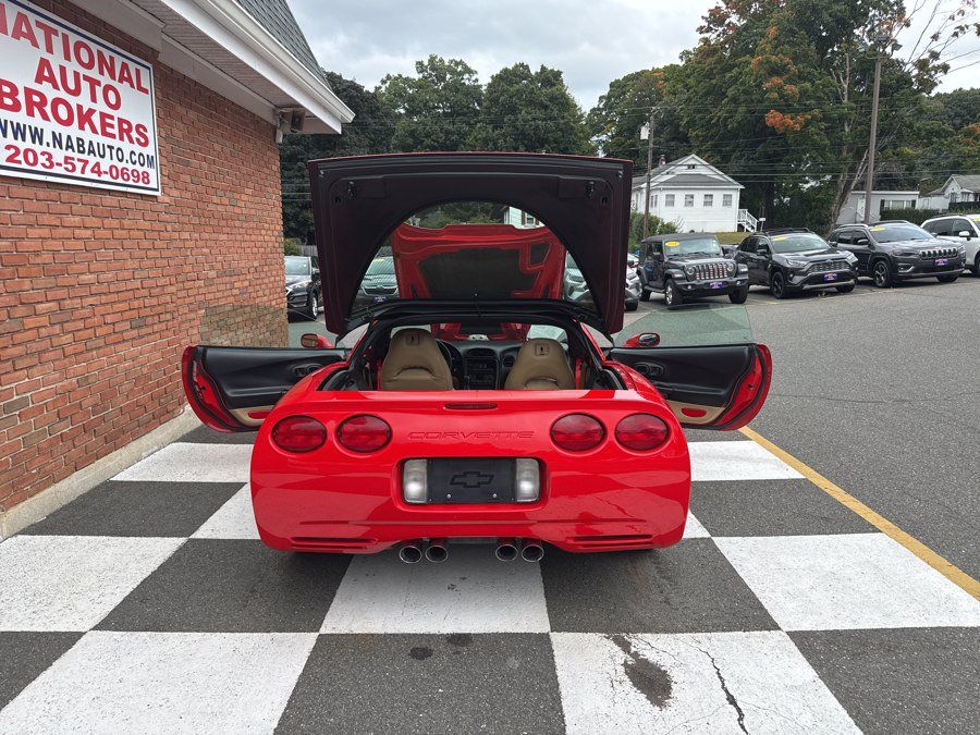 Used 2000 Chevrolet Corvette Coupe w/ Performance Handling Pkg RWD image 40