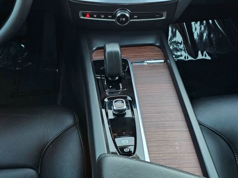 Used 2024 Volvo S60 B5 Plus image 21