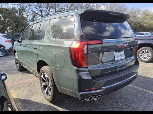 Used 2025 GMC Yukon AT4 w/ AT4 Premium Plus Package AWD/4WD image 2