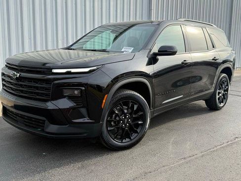 New 2026 Chevrolet Traverse LT image 1